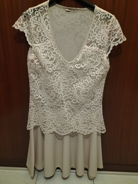 Vestido M bege com renda