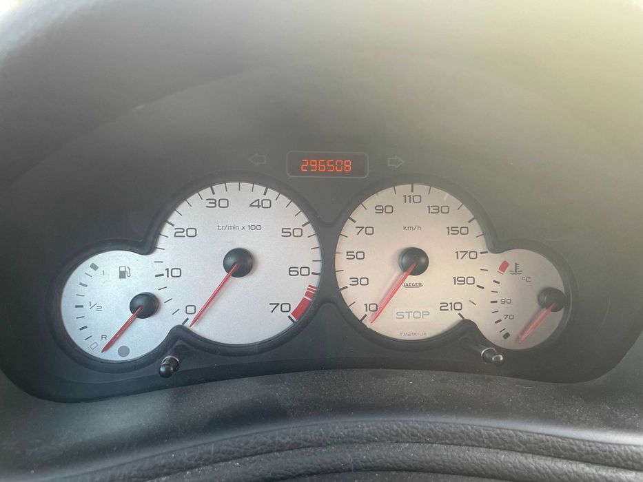 Vendo Peugeot 206 (Zona Amarante)