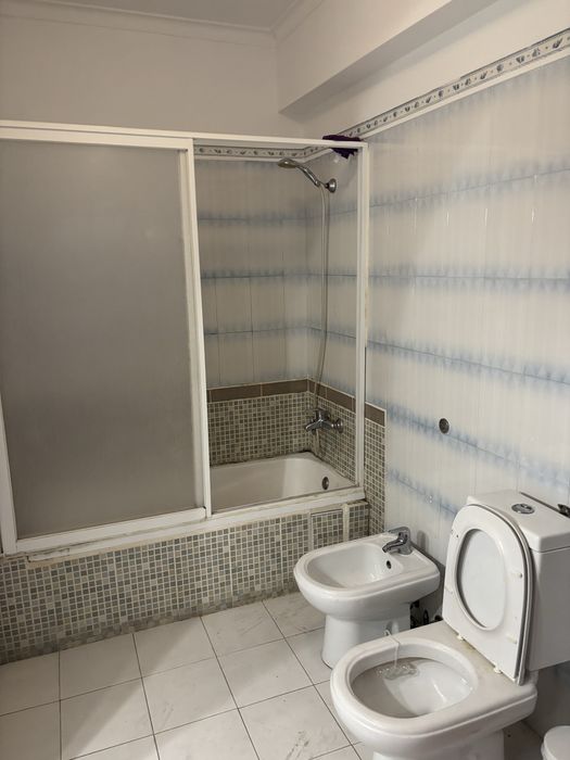 Alugo quarto compartilhado