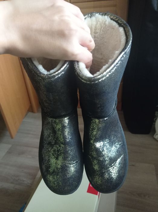 Уггі жіночі утеплені