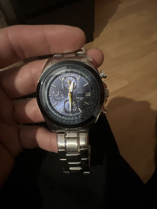 Vendo varios relogios