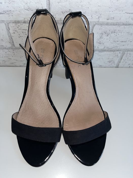 Buty/sandały na obcasie damskie NEXT 40