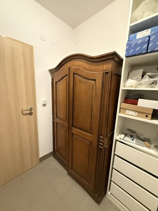 Solidna szafa dębowa w klasycznym stylu - lite drewno, stan b. dobry