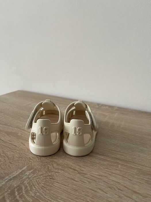 Босоніжки дитячі Igor Tobby 19р.