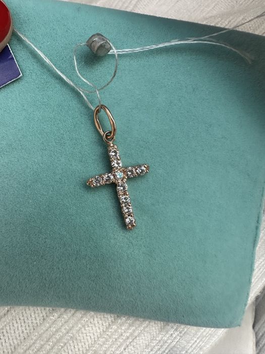 Золотой крестик с бриллиантами