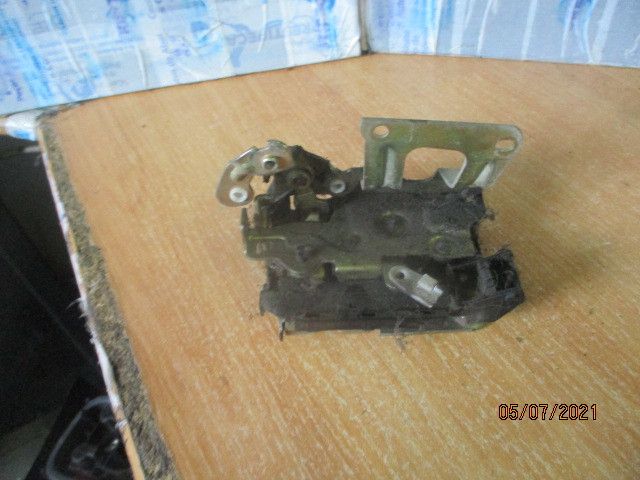 Fechadura / fecho porta trás direito RENAULT 25 (B29_)