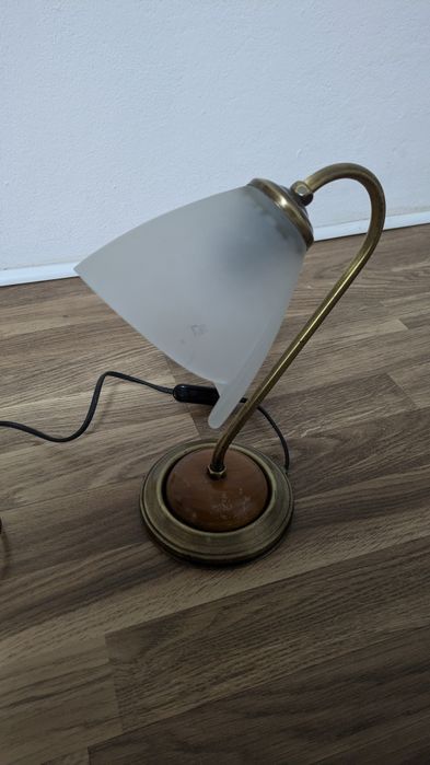 Conjunto de candeeiro de tecto e mesa