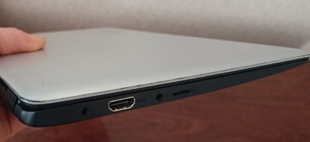 Ноутбук Lenovo IdeaPad 100S