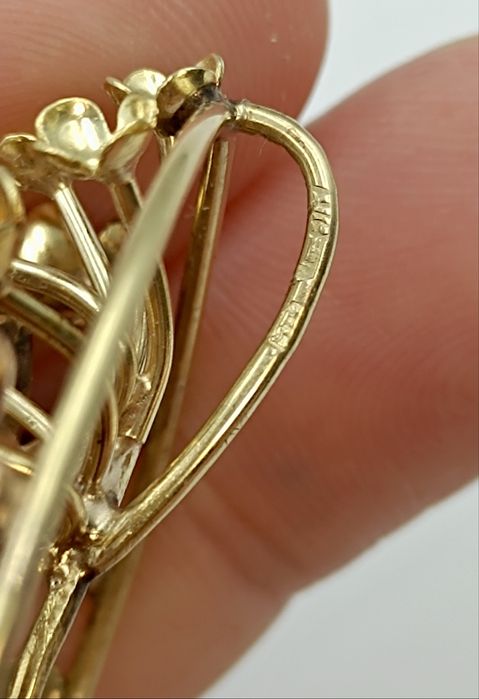 Антикварный золотой кулон 56 пробы с драгоценными камнями