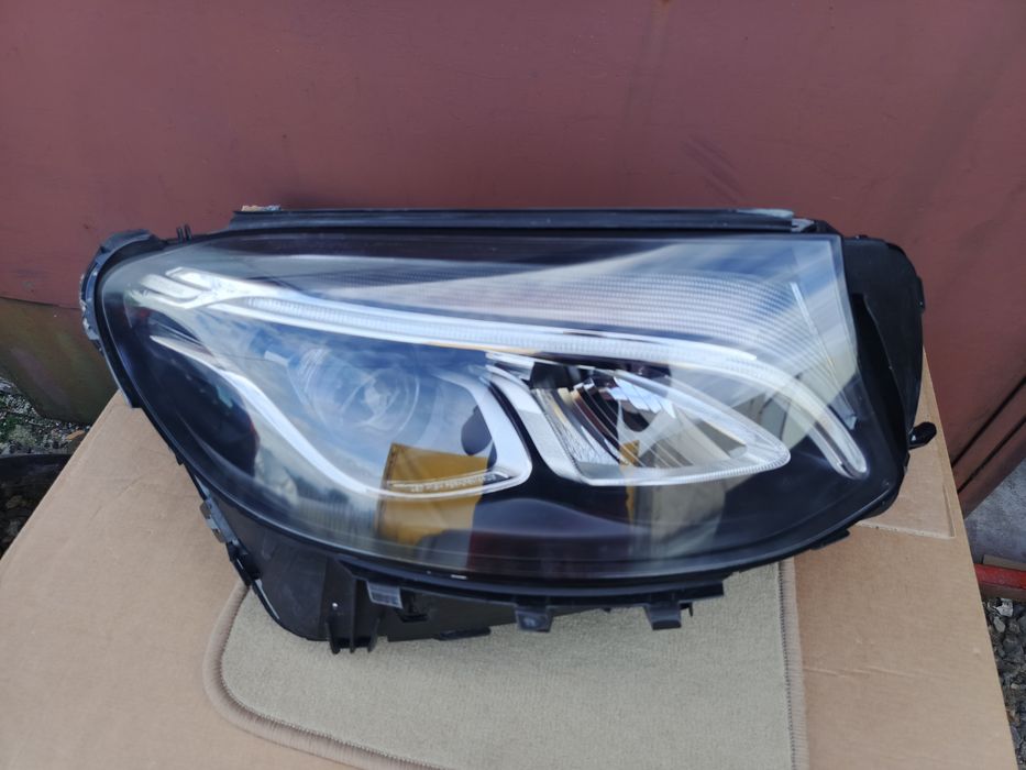 Mercedes w 253 lampa LED prawa