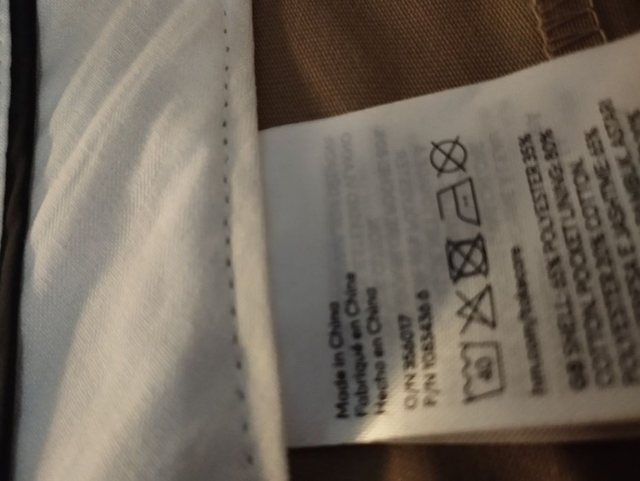 Dżinsy nigdy nie noszone