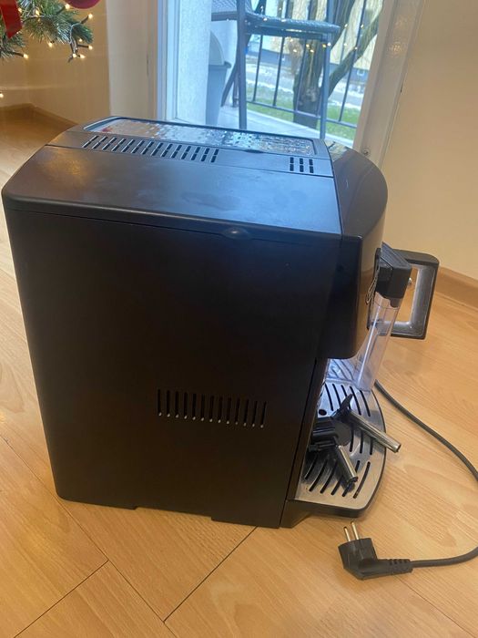 Ekspres do kawy De’Longhi Magnifica Automatic Cappuccino – b. dobry