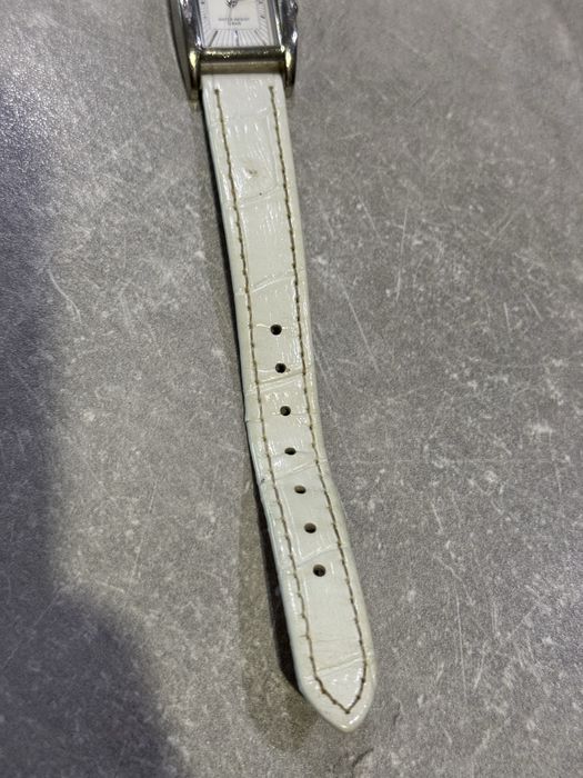 Наручные часы 'Q&Q' женские кварцевые кожаный ремешок