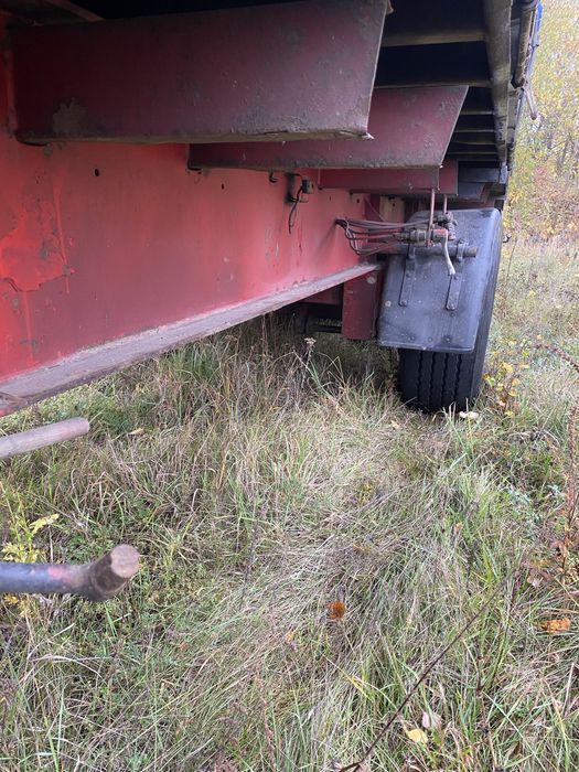 Напівпричіп-зерновоз контейнеровоз,на ходу можливий обмін,