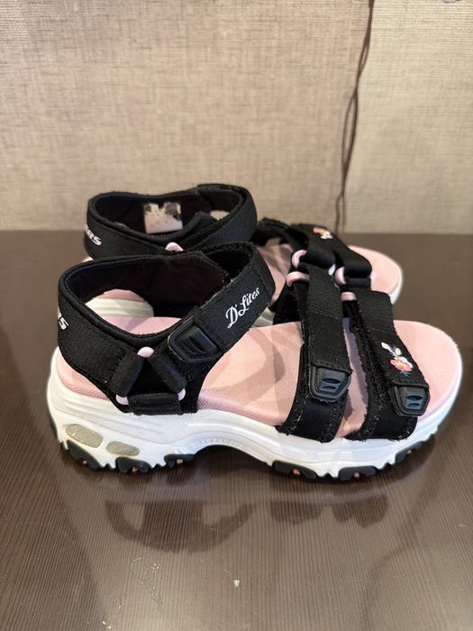Босоніжки skechers  на дівчінку 32 розмір