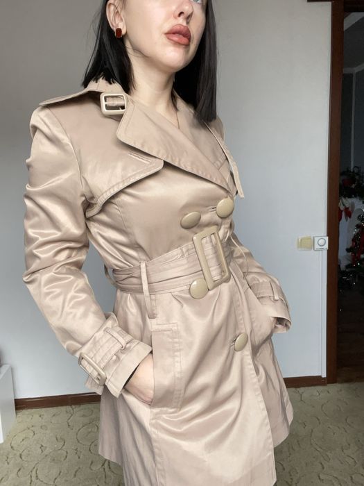 Плащ на підкладці з поясом беж