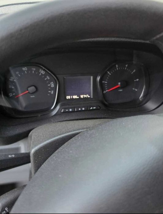 Peugeot Expert Traveller