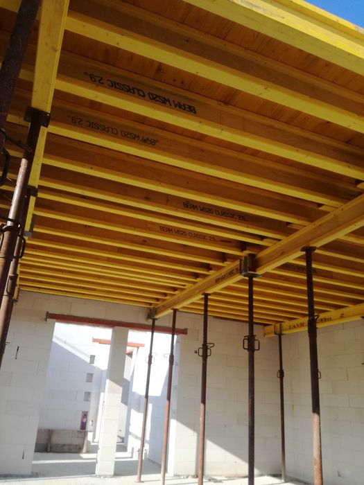 Wynajem wypożyczalnia szalunków stropowych, szalunki stropowe, stemple