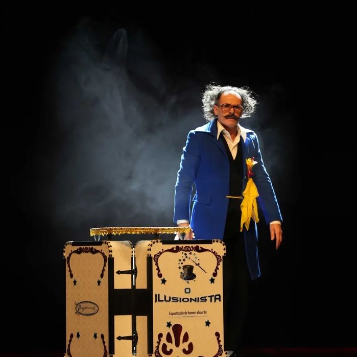 Magia cómica/Comédia absurda/Espetáculo visual