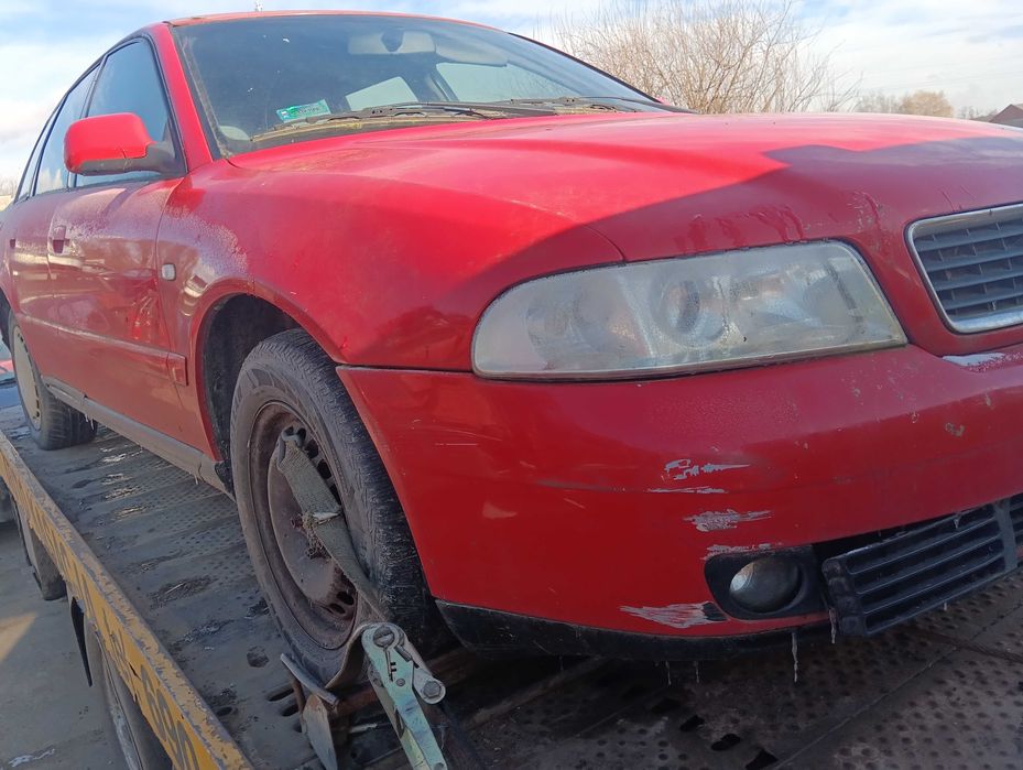 Audi  A4 B5   1.9  Tdi  Na  elementy