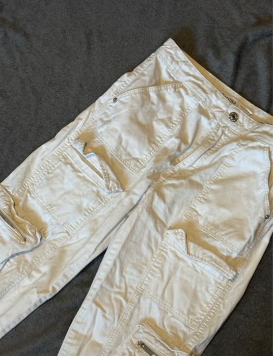 jasnokremowe spodnie cargo