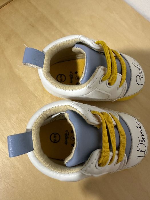 Sapatilhas Brancas / Amarelas Winnie Pooh (Nº 14/15)