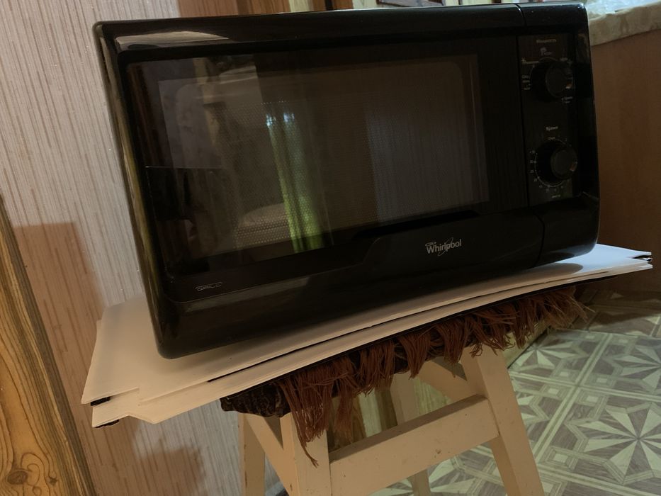 Микроволновка мікрохвильовка Whirlpool