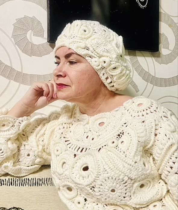 Берет, шапка, слідочки Жіночий вязаний комплект ірландське мереживо