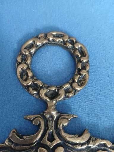 Stare mosiezne zakonczenie do lampy zegara