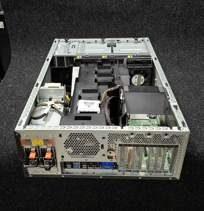 Сервер Lenovo ThinkServer ST550 16SFF Tower