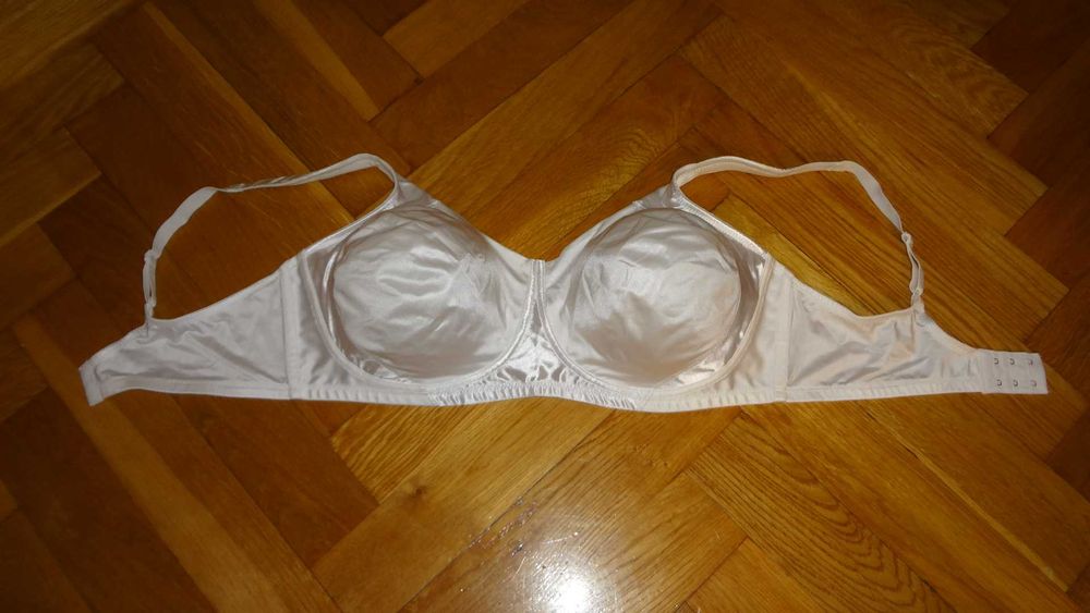 Biustonosz Triumph Brillant Control N 90E bez fiszbin