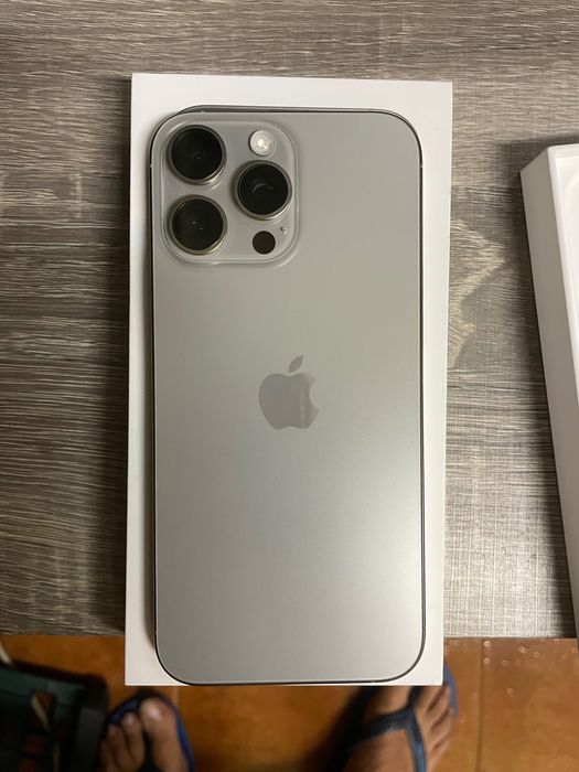 Iphone 16 pro max titanium silver 256gd garantia