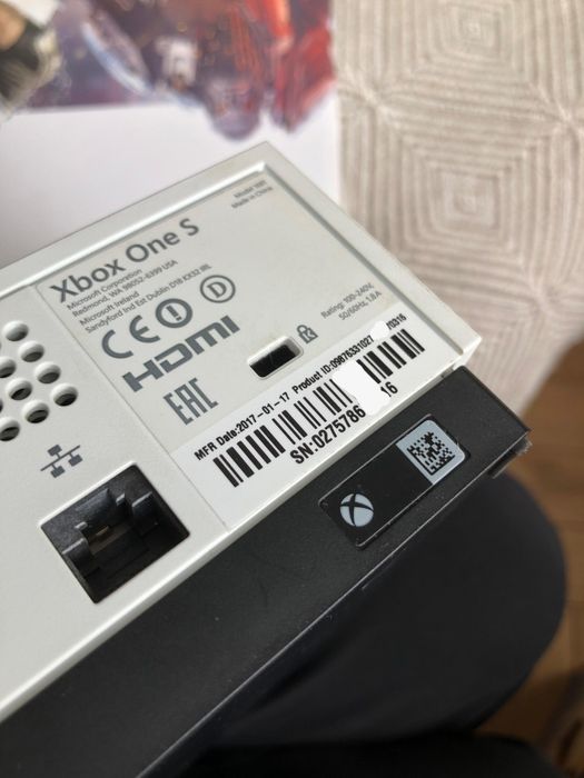 Xbox ONE S 4K HDR zestaw z czujnikiem KINEKT, pad + gratis, jak nowy!