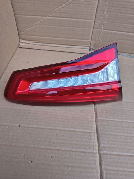 Ford Focus MK4 Kombi Lampa w klapę Lewa  Tył LED