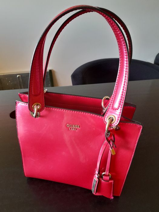 Mala Guess vermelha