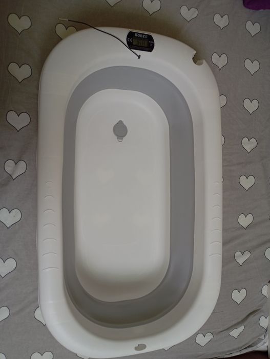 Практична ванночка для купання малюків з вбудованим електронним термтр