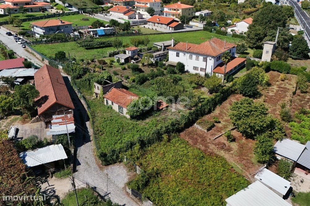 Moradia para Restauro em Ronfe | 655 m² de terreno