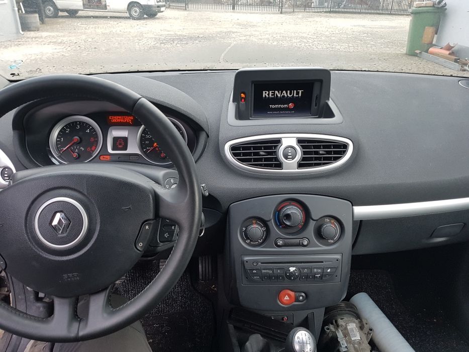 Кузовщина Renault Clio III 1.2 TCE D4F H784 двигун  четверть поріг