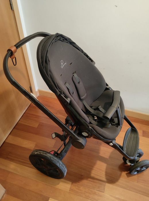 Carrinho de bebé Quinny Moodd – Preto/Cinza