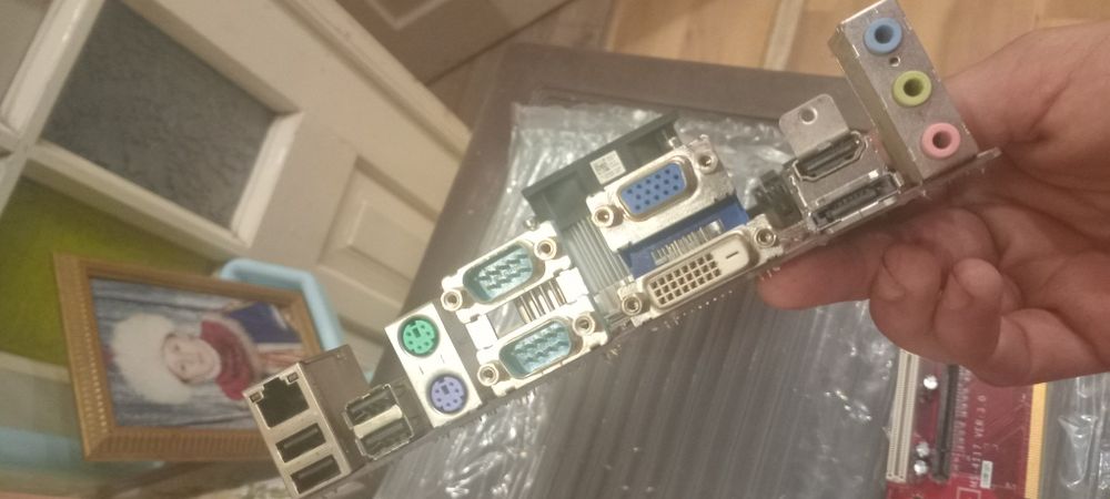 Материнська плата MS-7744 з процом INTEL Core i3 2120 3.3 Ghz