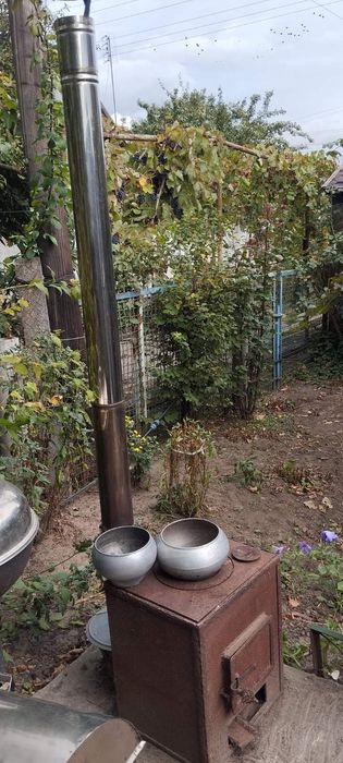 Пічка вулична з чавунками