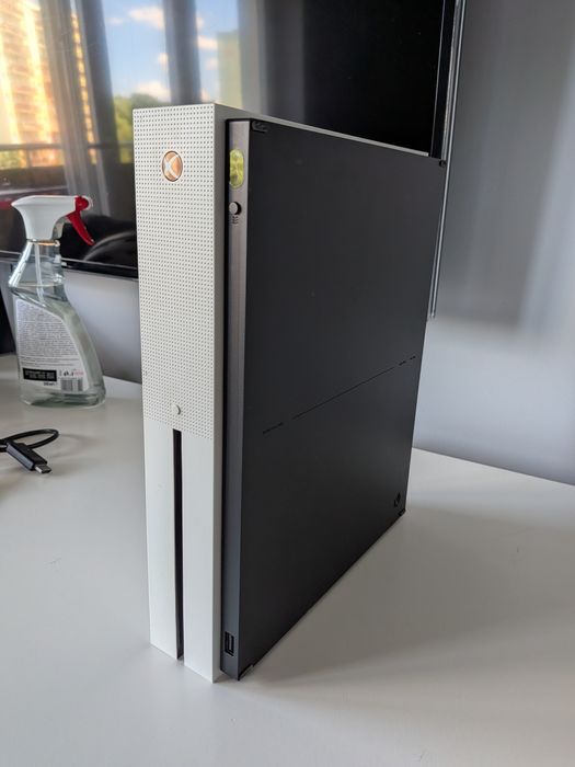 Konsola Xbox One S