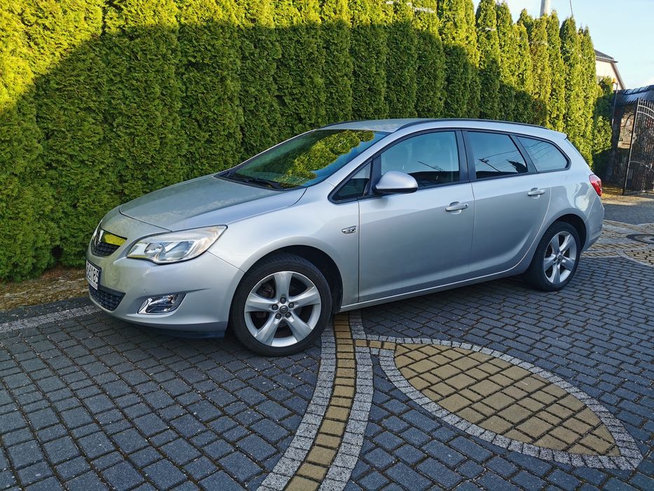 Opel Astra J 1.4T 140 KM BENZYNA