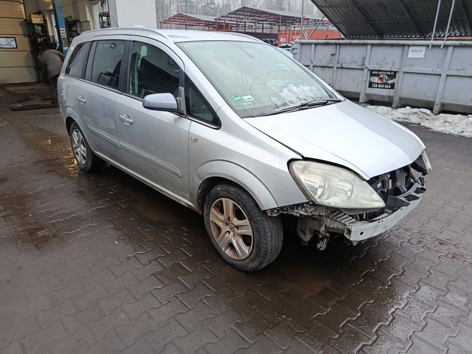 Opel Zafira Z19DT 2007r NA CZĘŚCI
