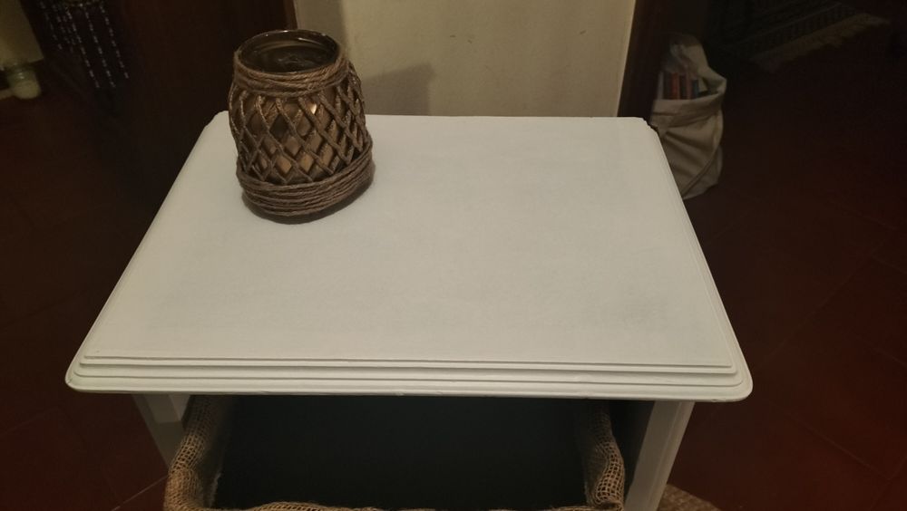 Vendo móvel com duas prateleiras