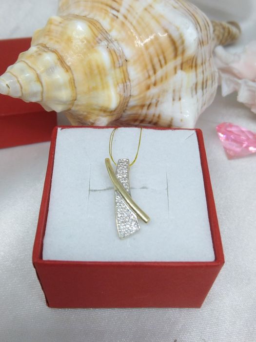 Piękny złoty wisiorek z diamentami, złoto 585