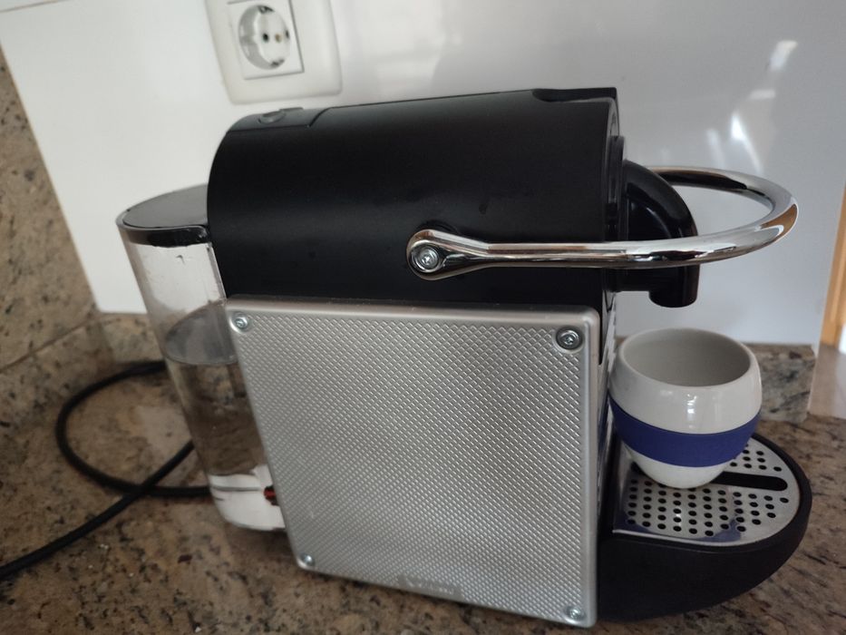 Máquina de café Nespresso Pixie