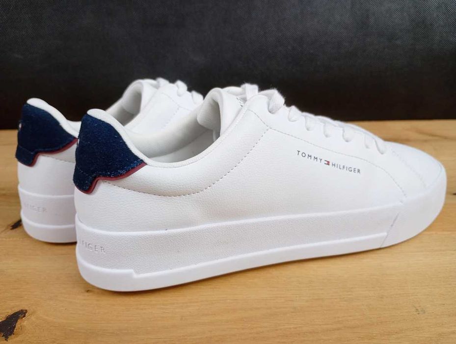 Sneakersy Tommy Hilfiger Th Court Lth Detail Ess, rozmiar 44