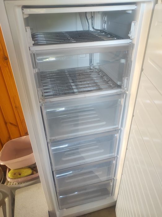 Продам морозильною камеру