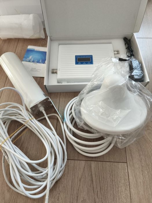 Тридіапазонний підсилювач (ретранслятор ) GSM WCDMA UMTS LTE